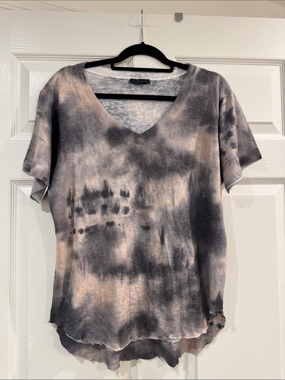 Nally & Millie Black and Cream Tie-Dye V-Neck Short Sleeve Tee